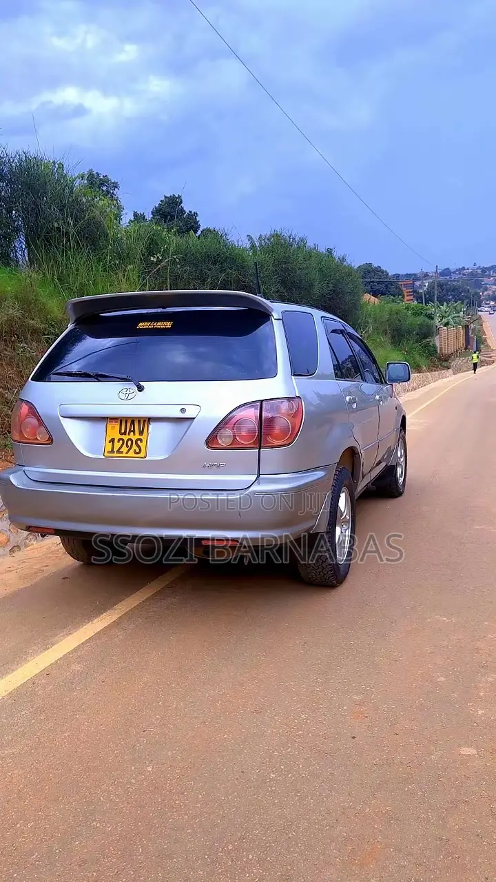 Toyota Harrier 1998 Silver