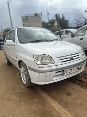 Toyota Raum 1997 White