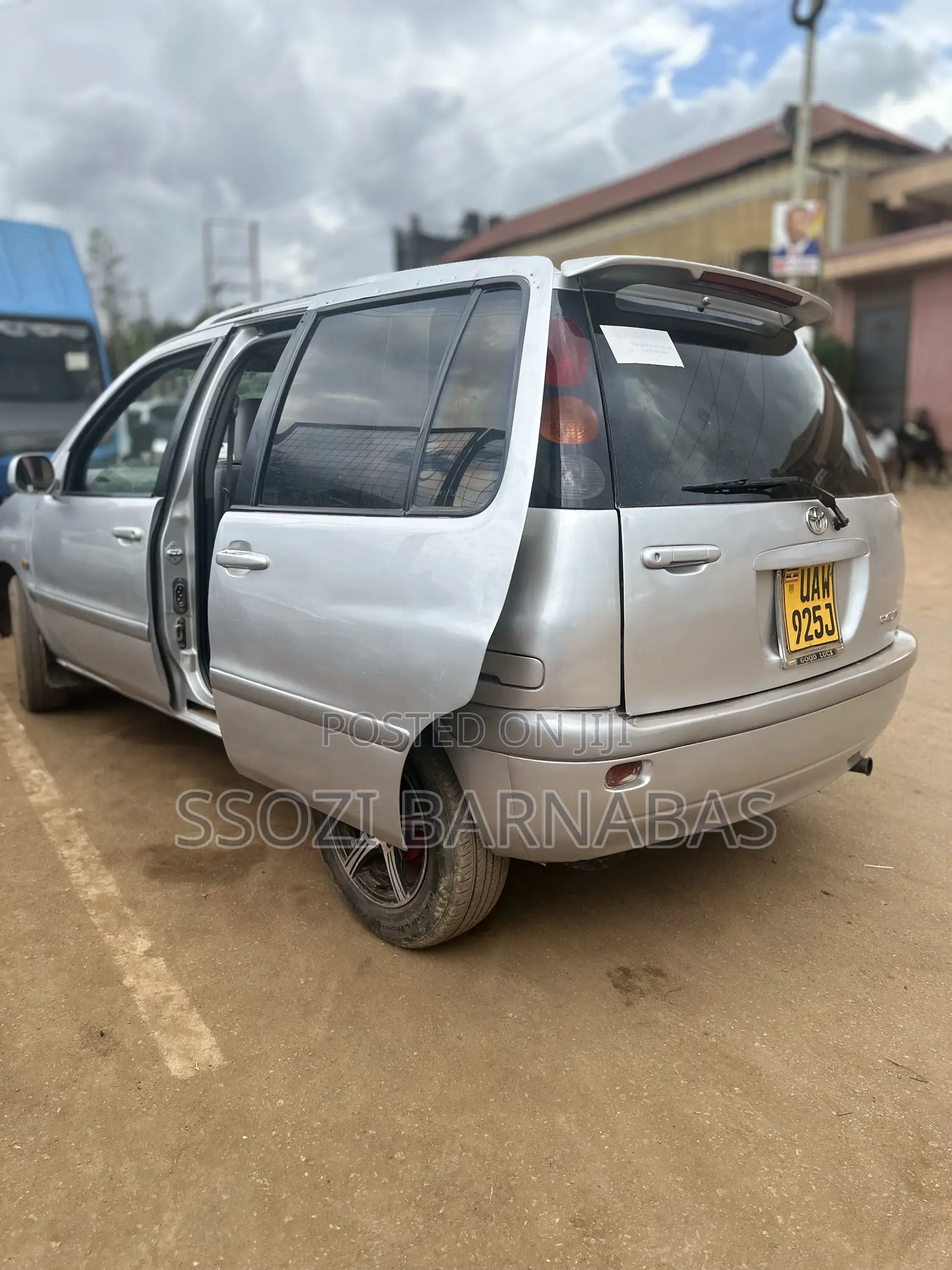Toyota Raum 1997 Silver