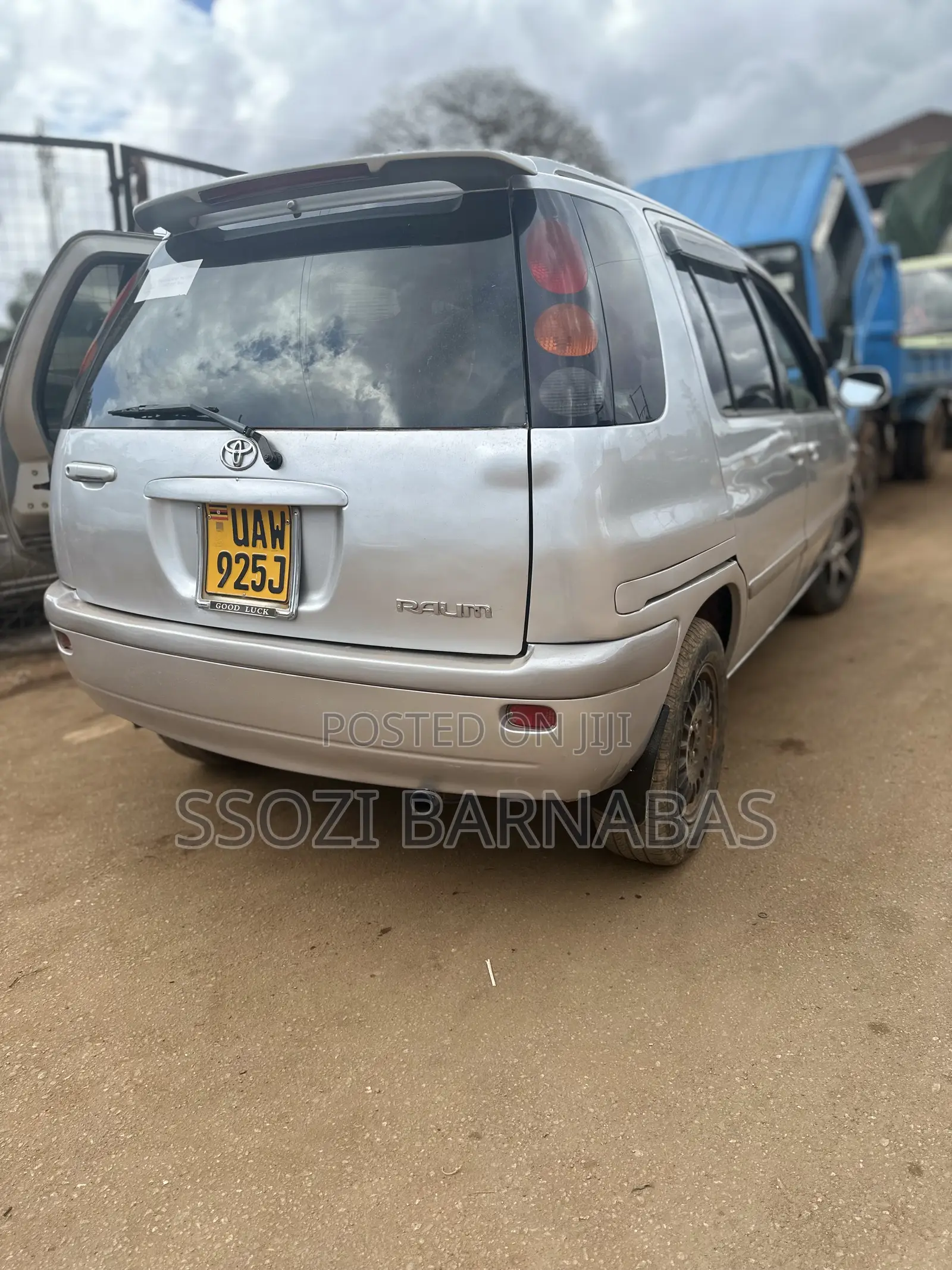 Toyota Raum 1997 Silver