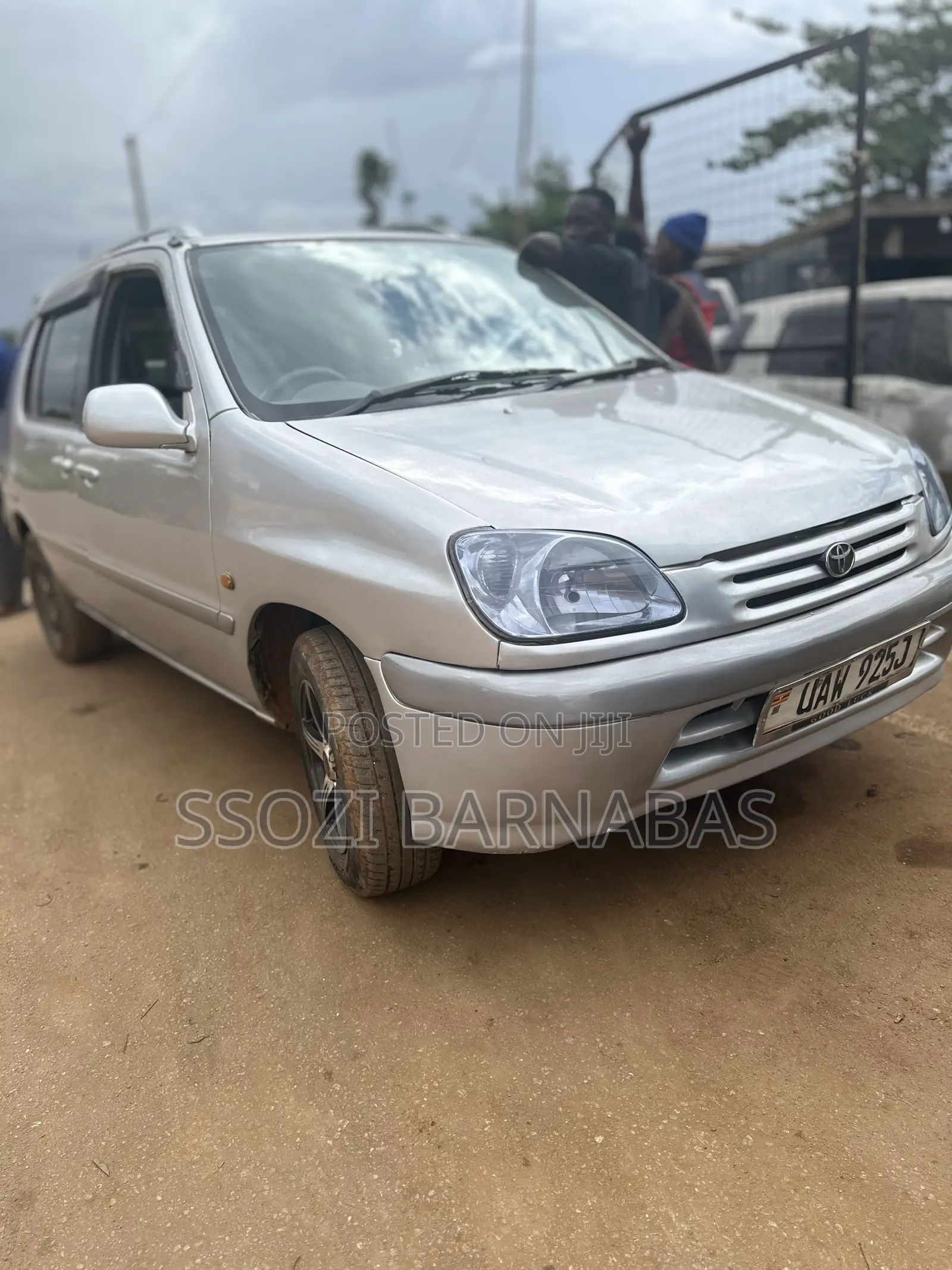 Toyota Raum 1997 Silver