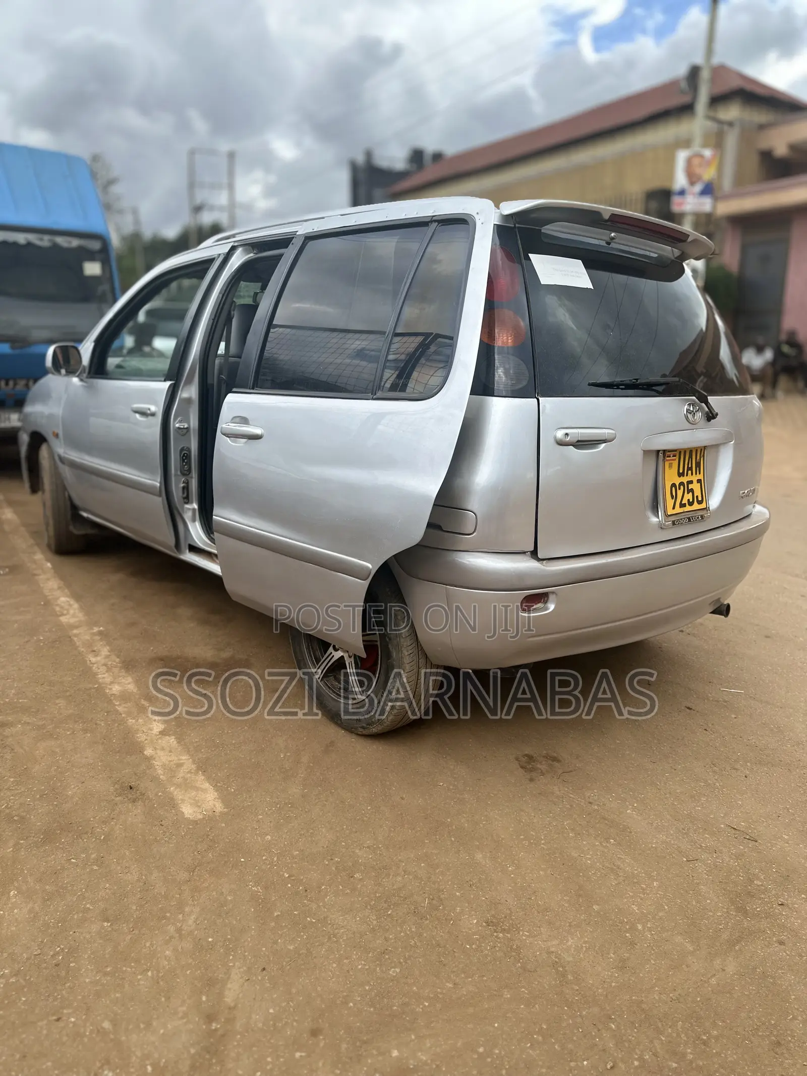 Toyota Raum 1997 Silver