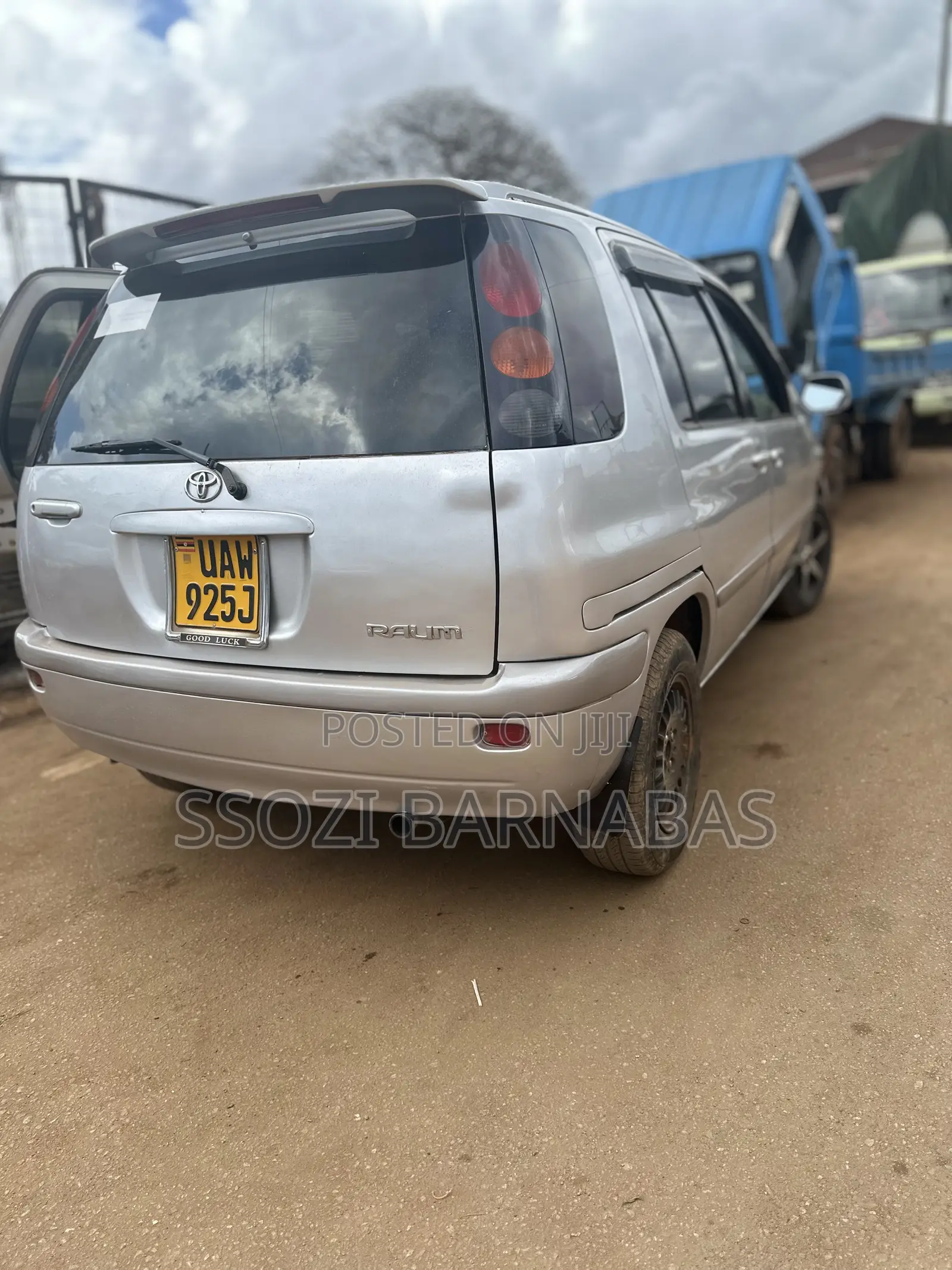 Toyota Raum 1997 Silver