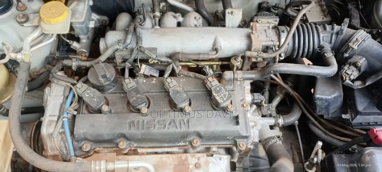Nissan X-Trail 2000 Gray