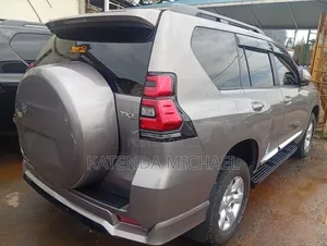 Toyota Land Cruiser Prado 2.8 D-4D 2016 Silver