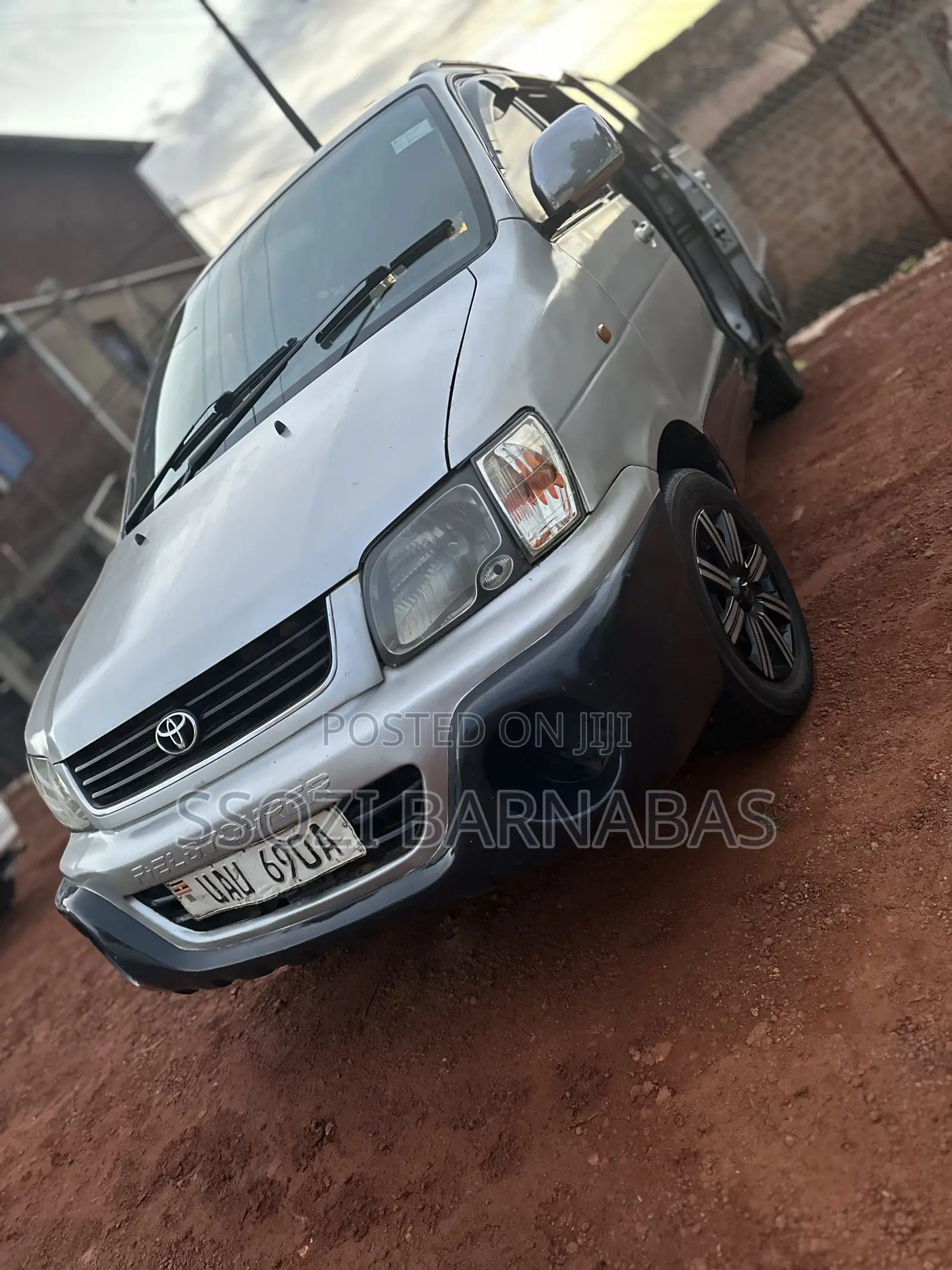 Toyota Noah 2002 Silver