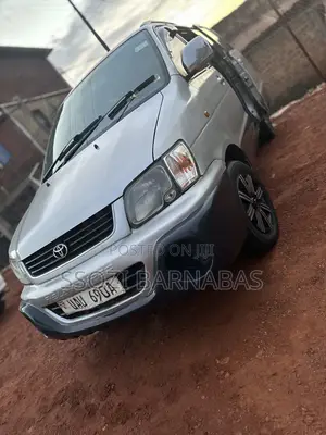Toyota Noah 2002 Silver
