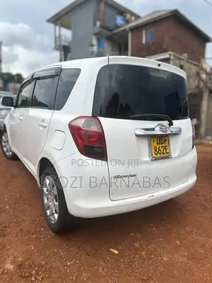 Toyota Ractis 2005 White