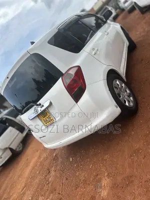 Toyota Ractis 2005 White
