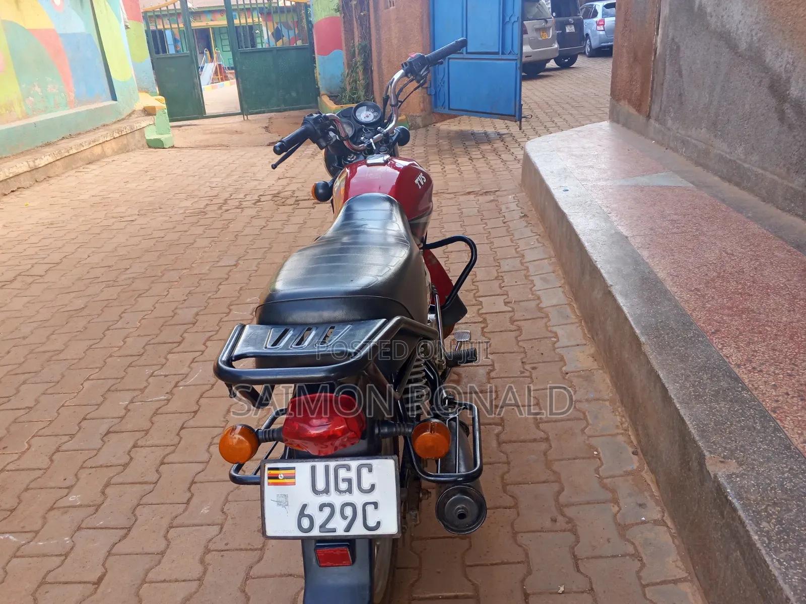 TVS HLX 125 2025 Red
