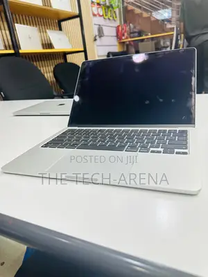 New Laptop Apple MacBook Air 2022 M2 8GB Apple M2 SSD 256GB