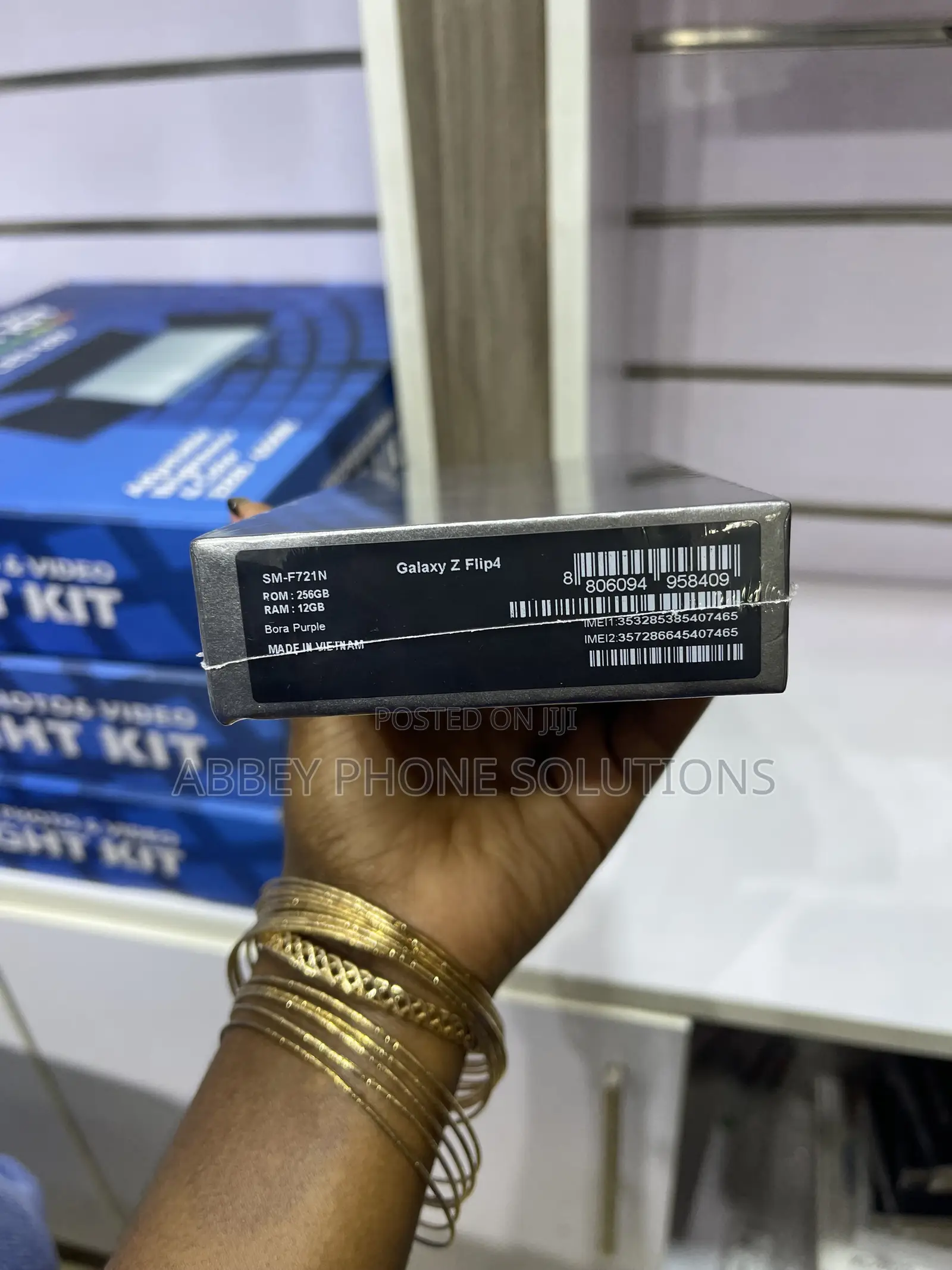 New Samsung Galaxy Z Flip4 256 GB Purple