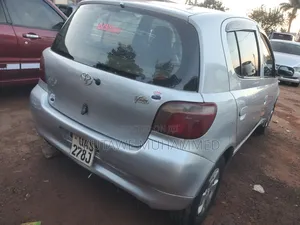 Toyota Vitz 2007 Silver