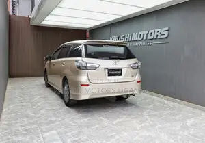 Toyota Wish 2013 Beige