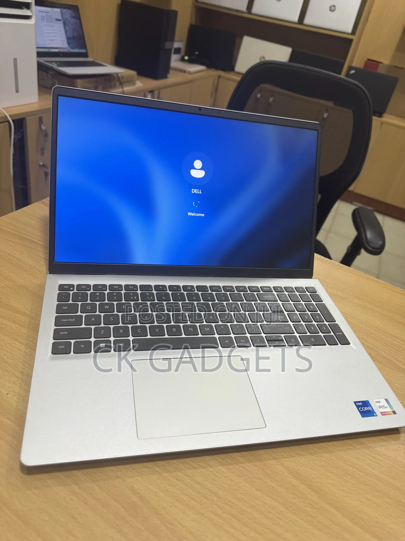 New Laptop Dell Inspiron 15 3521 16GB Intel Core i5 SSD 256GB