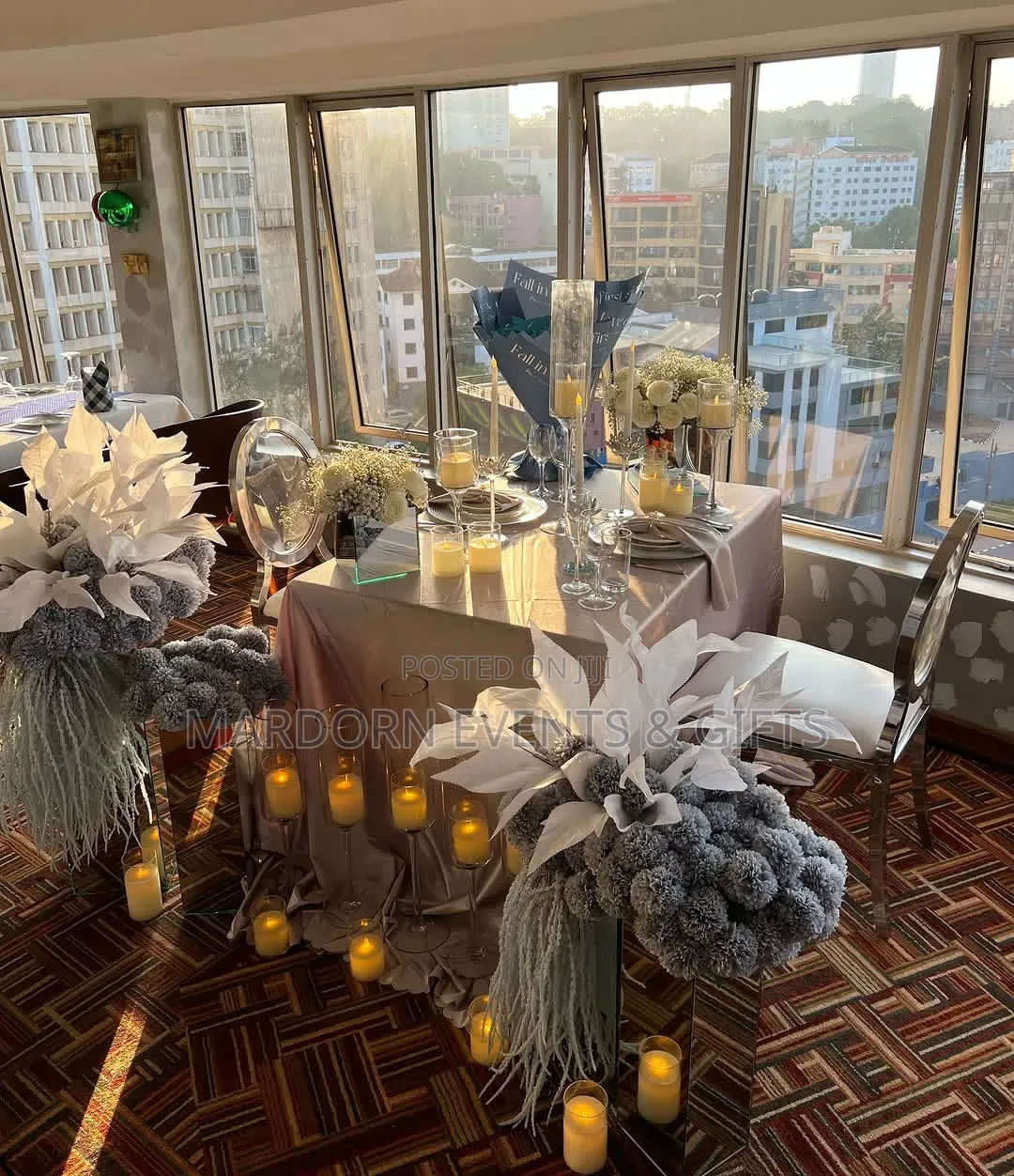 Indoor or Outdoor Executive Dinner Setups for Your Loved Ones.
