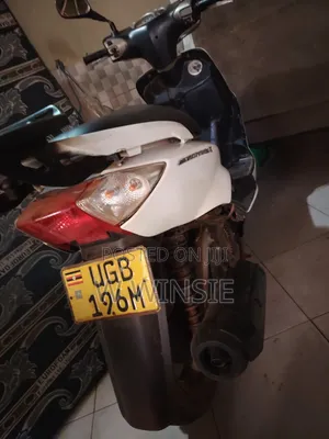 Yamaha Majesty 2003 White