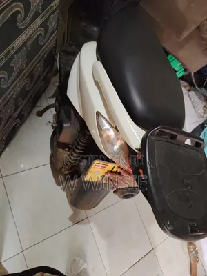 Yamaha Majesty 2003 White