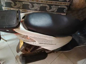 Yamaha Majesty 2003 White