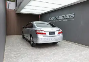 Toyota Premio 1.8 FWD 2011 Silver