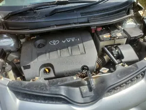 Toyota IST 2008 Silver