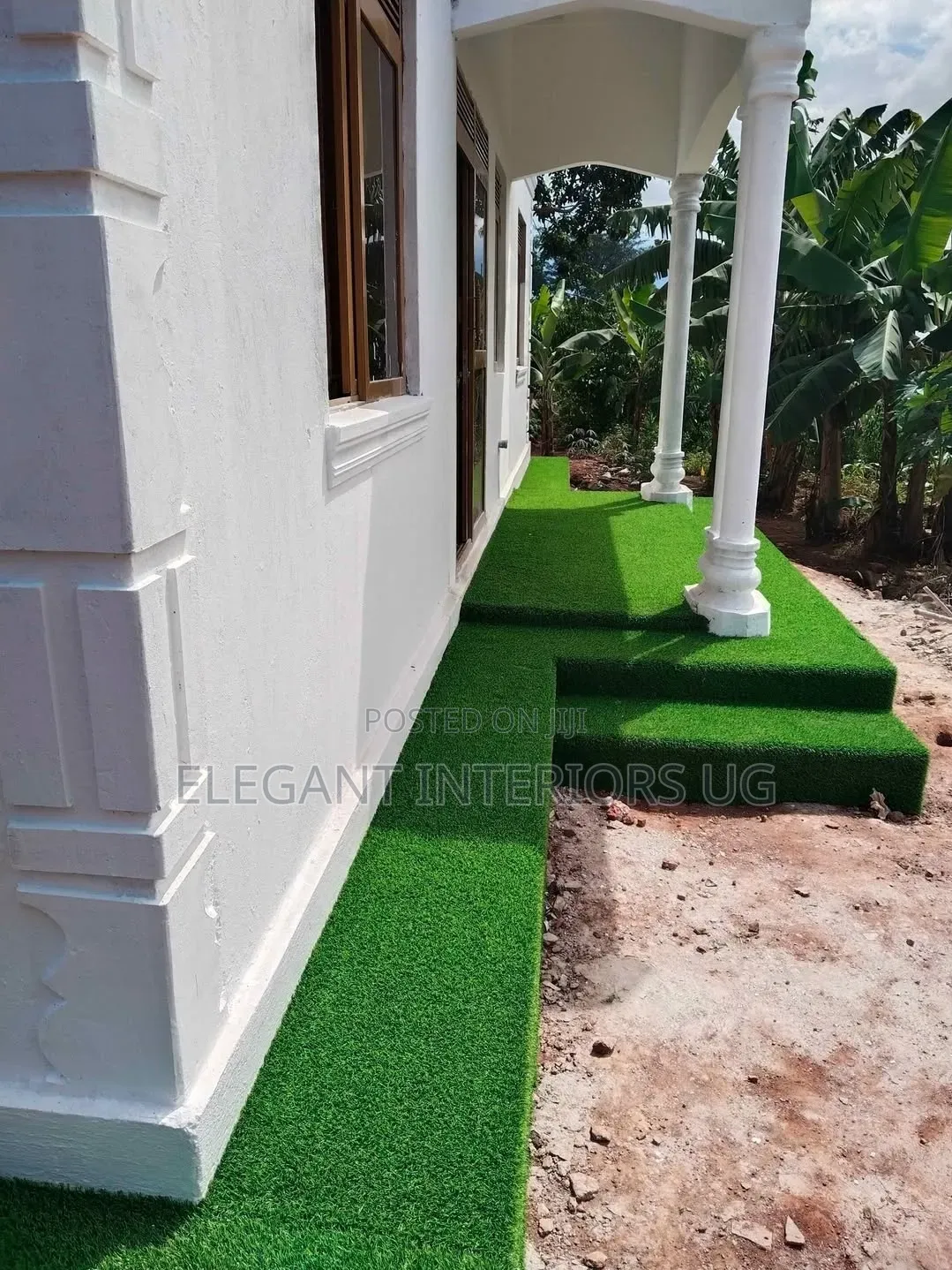 Artificial Grass Carpets Used in Balcony