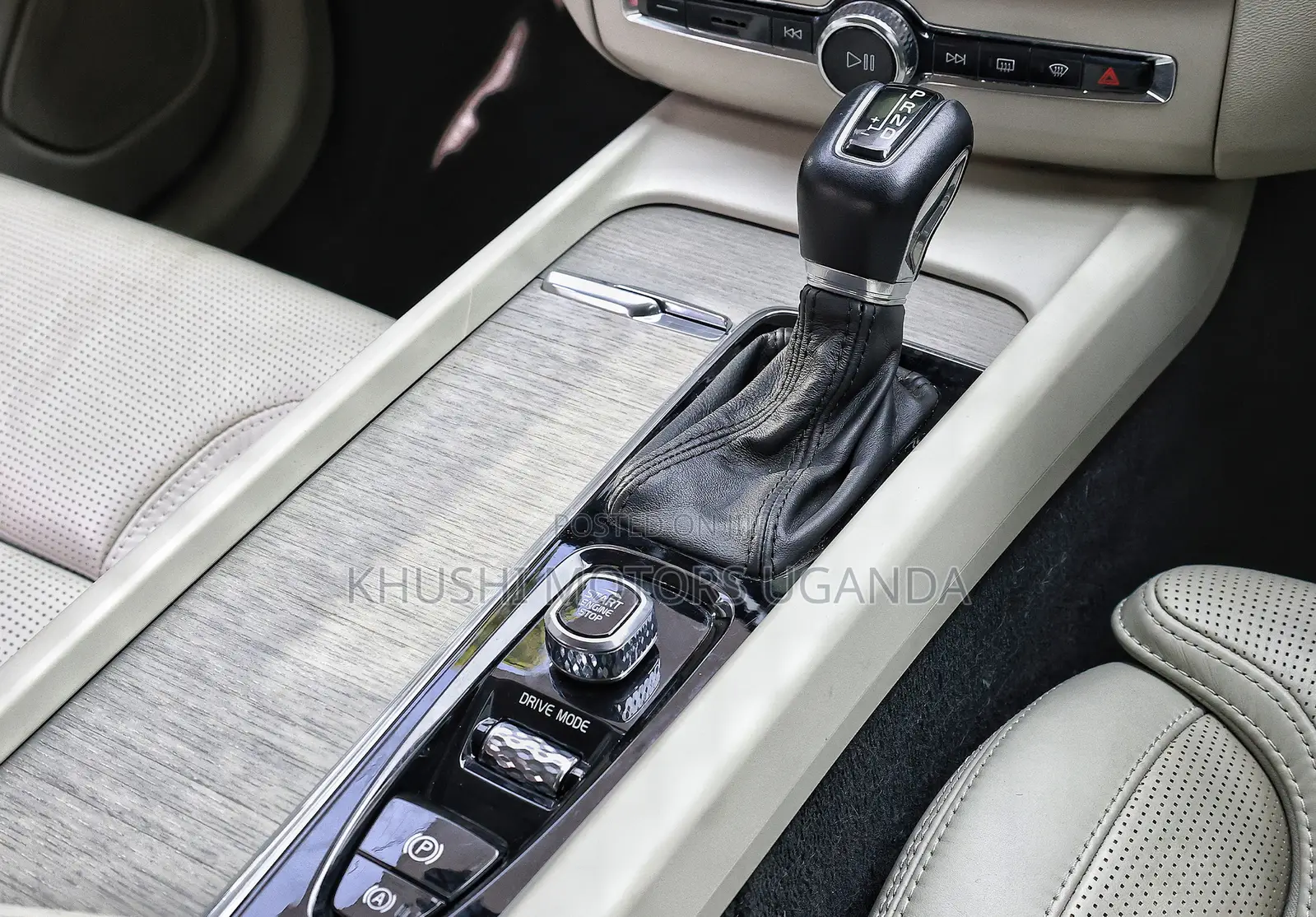 Volvo XC60 2018 Blue