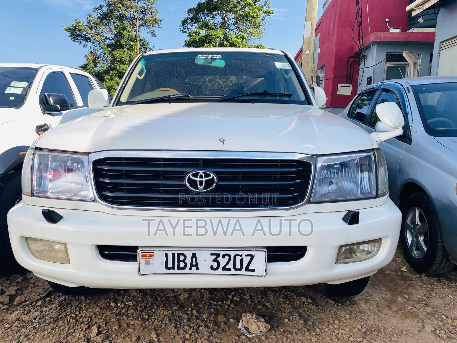 Toyota Land Cruiser 1999 White
