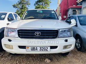 Toyota Land Cruiser 1999 White