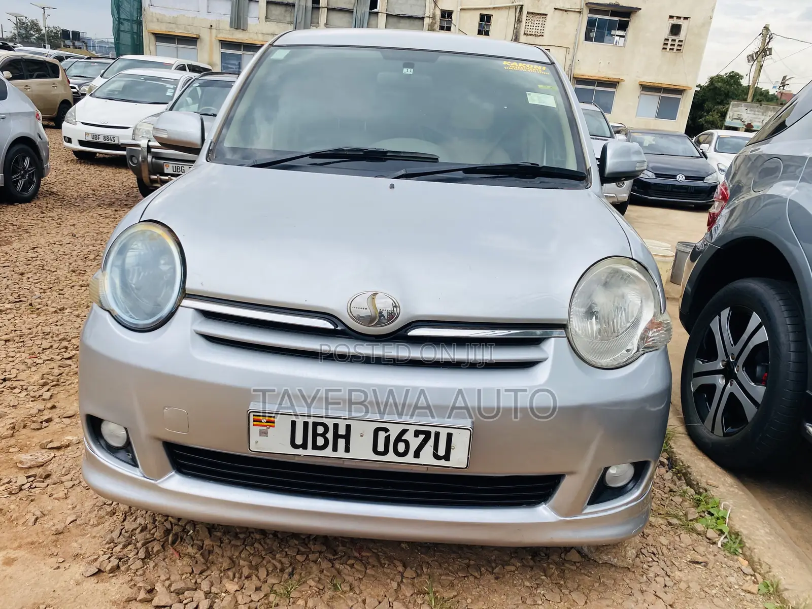 Toyota Sienta 1.5 FWD 2006 Silver