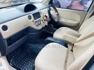 Toyota Sienta 1.5 FWD 2006 Silver