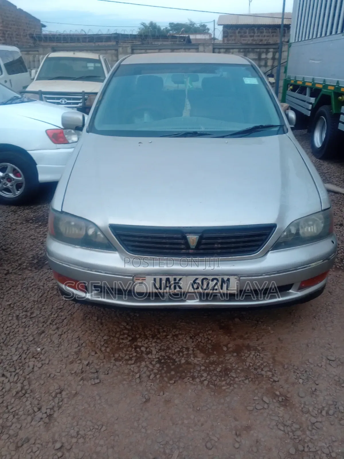 Toyota Vista 1998 Gold