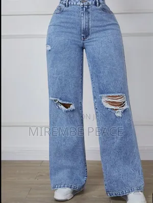 Ripped Baggy Jeans