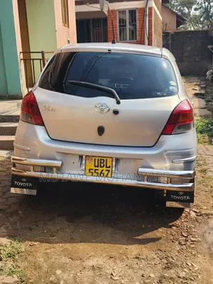 Toyota Vitz 2008 Silver