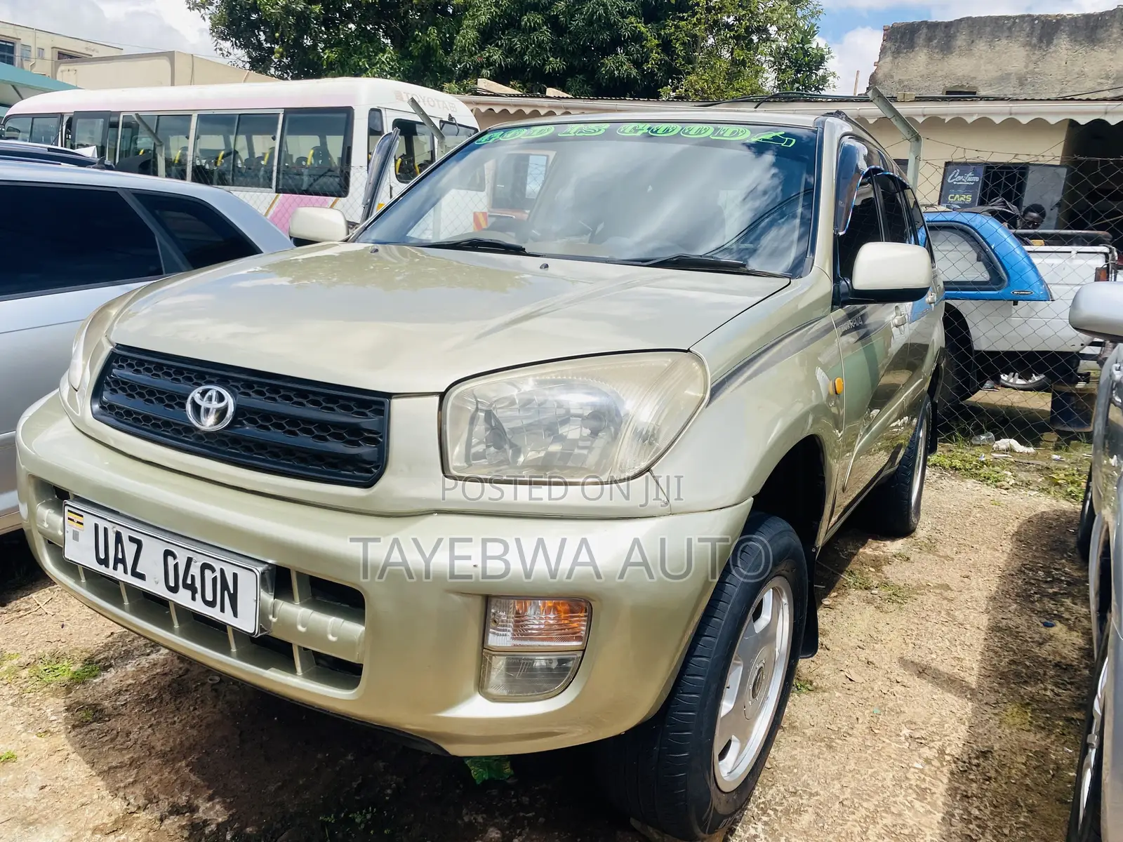 Toyota RAV4 Automatic 2000 Gold