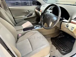 Toyota Premio 1.8 AWD 2012 White