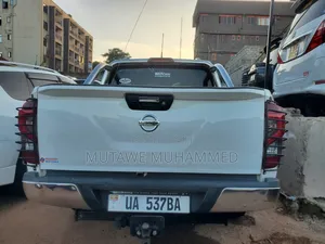 Nissan Navara 2015 White