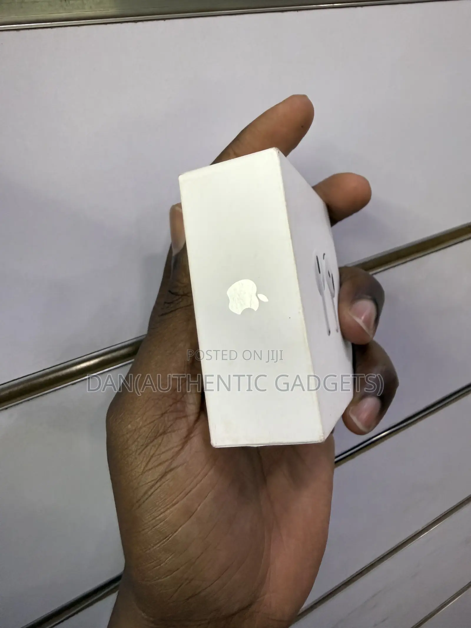 Usa  Model Brand New Airpods 4 Sealed
