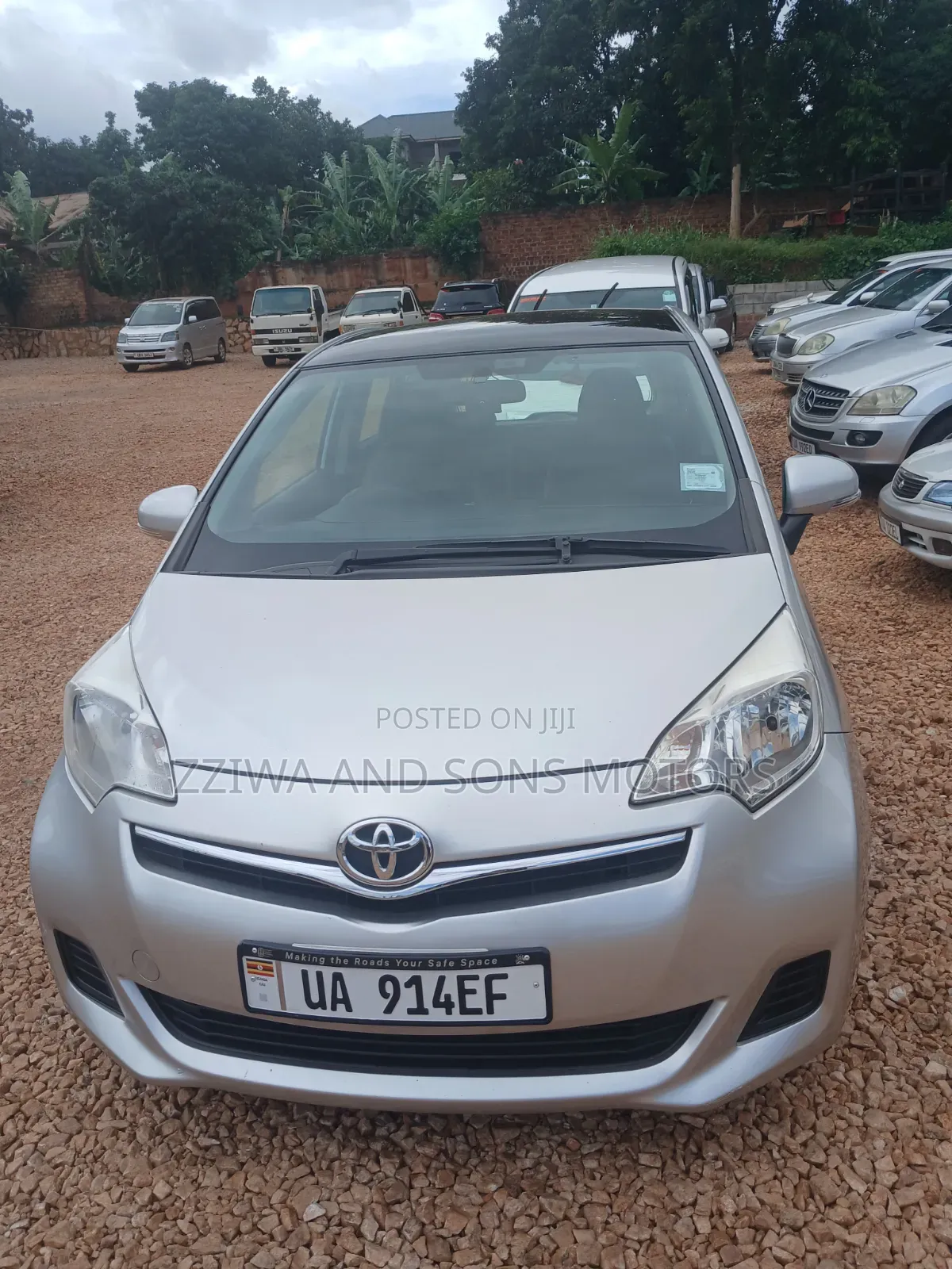 Toyota Ractis 2012 Silver