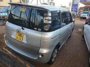 Toyota Sienta 2008 Silver