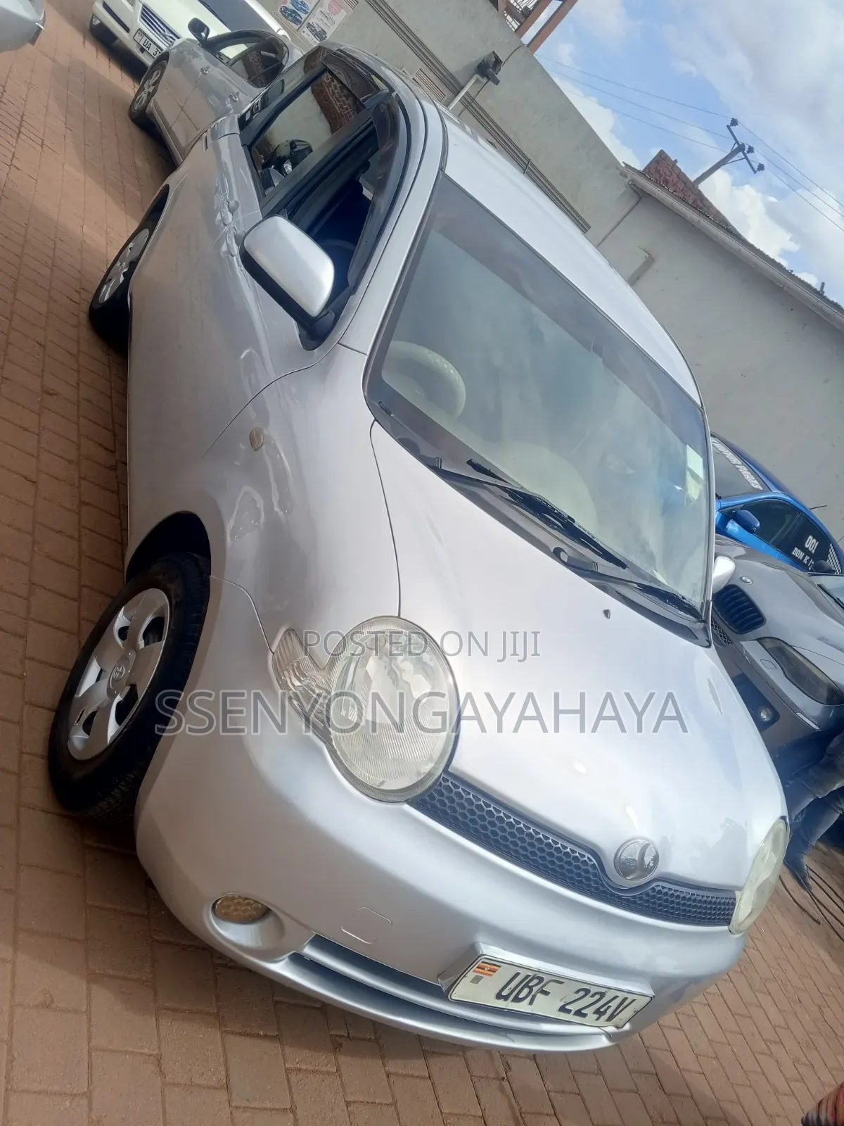 Toyota Sienta 2009 Silver