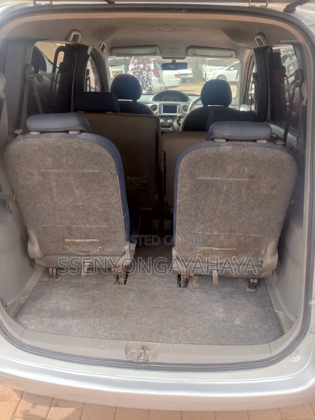 Toyota Sienta 2009 Silver