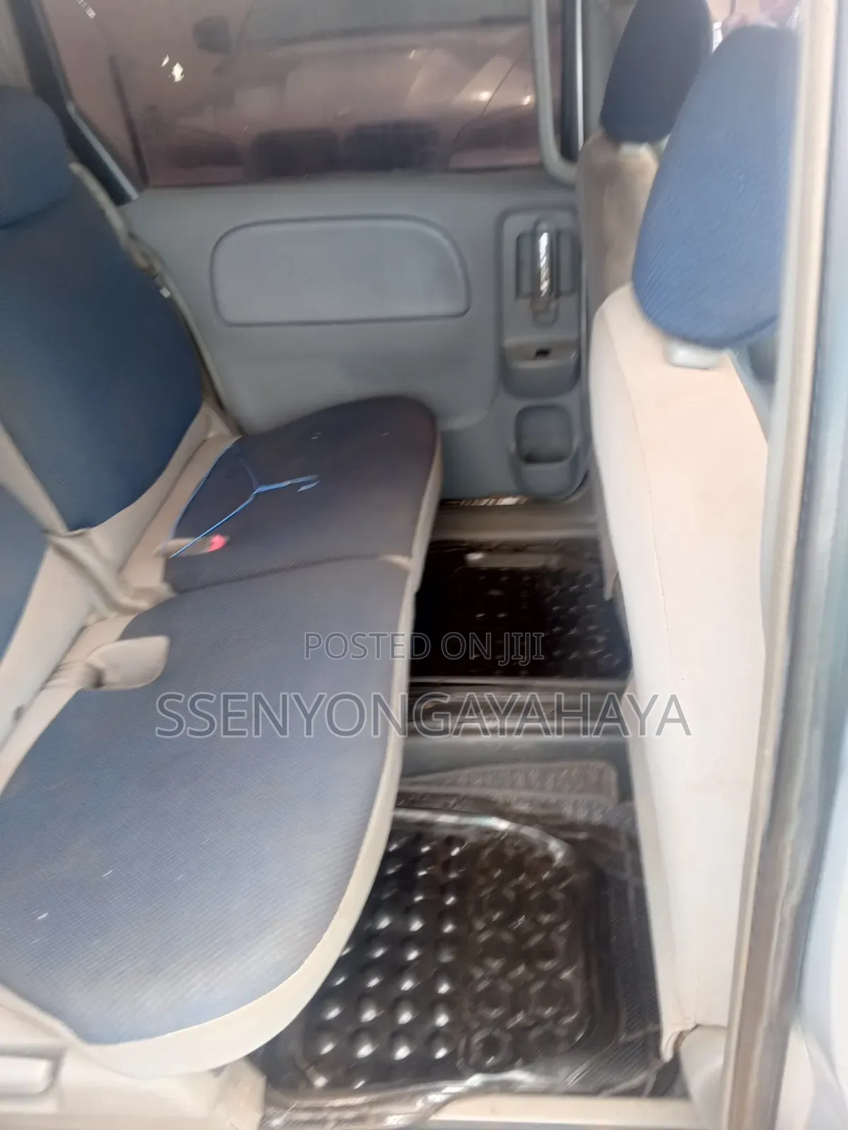 Toyota Sienta 2009 Silver