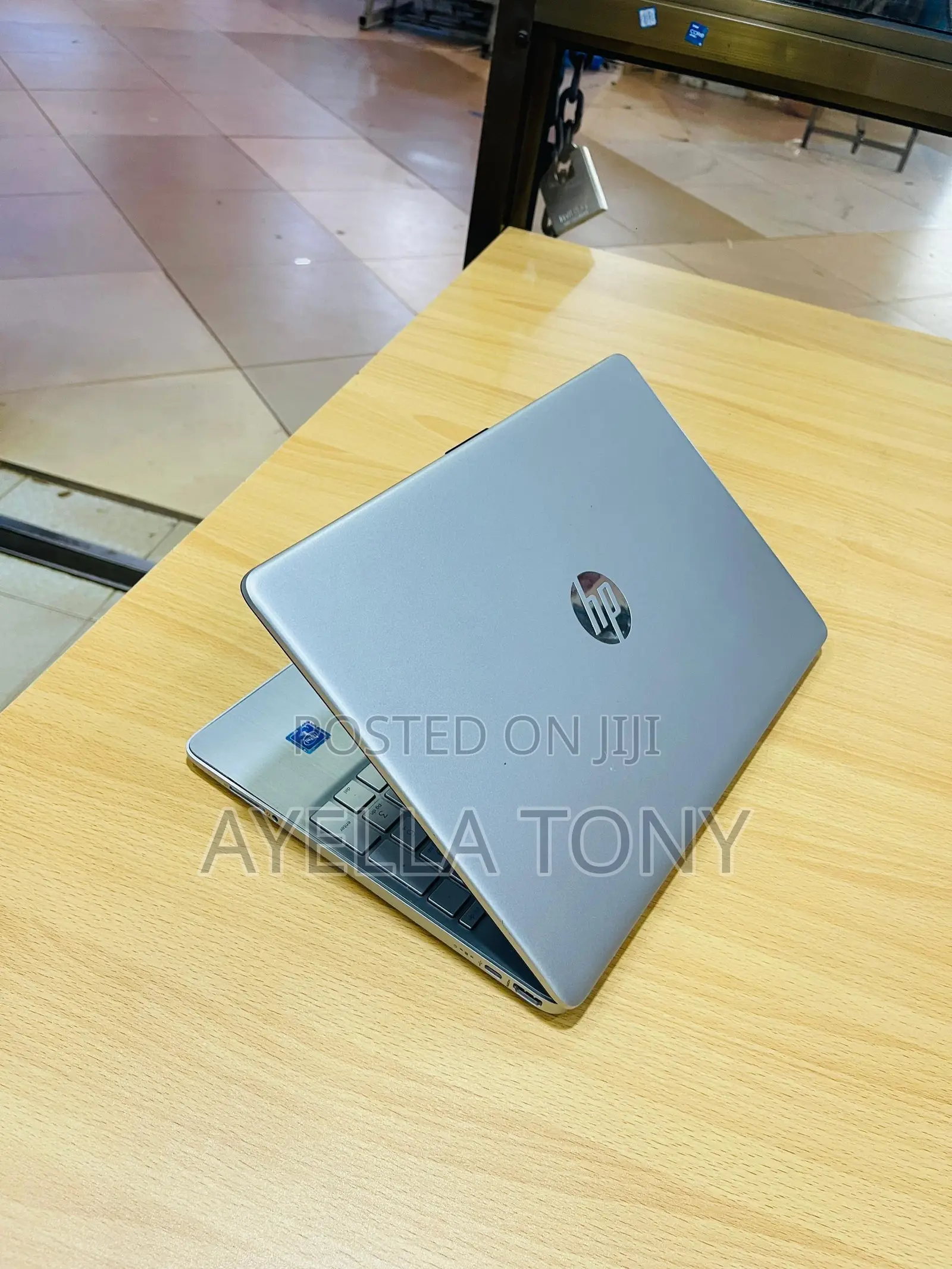 New Laptop HP Pavilion 15 8GB Intel Core i7 SSD 256GB