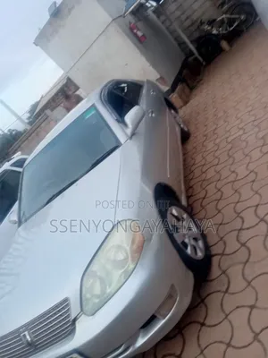 Toyota Mark II 2000 Silver