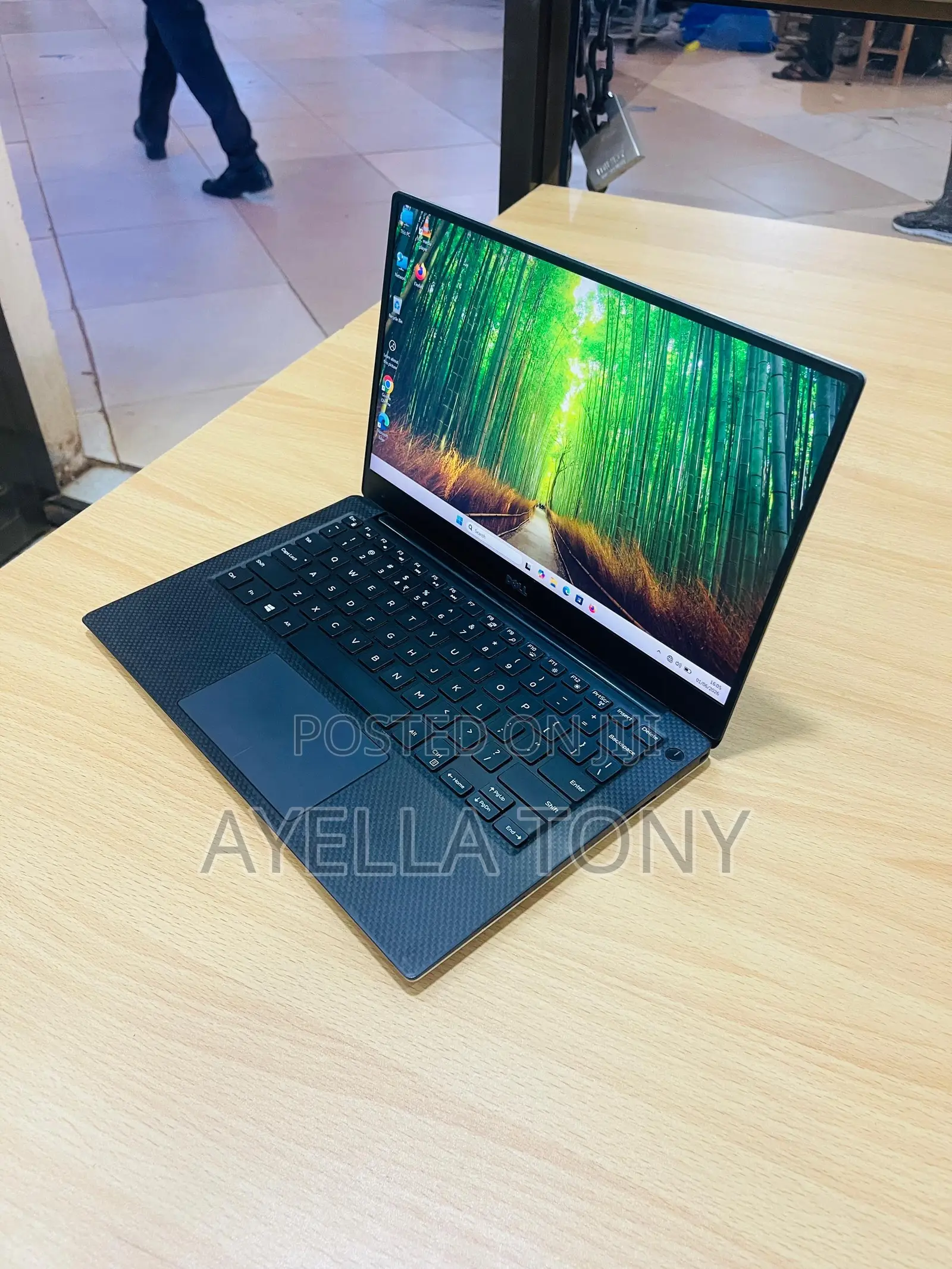 New Laptop Dell XPS 13 9360 8GB Intel Core i7 SSD 256GB
