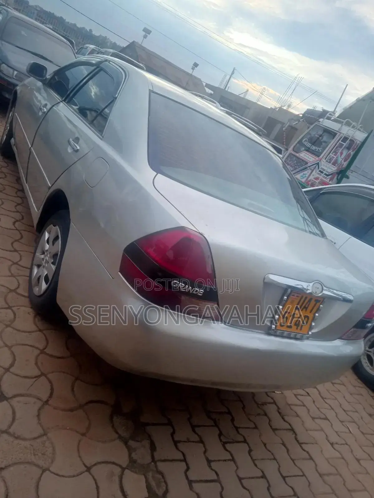 Toyota Mark II 2000 Silver