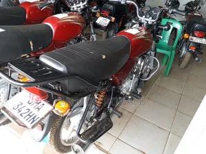 Bajaj Boxer 100 2025 Red