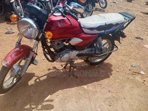 TVS HLX 125 2024 Red