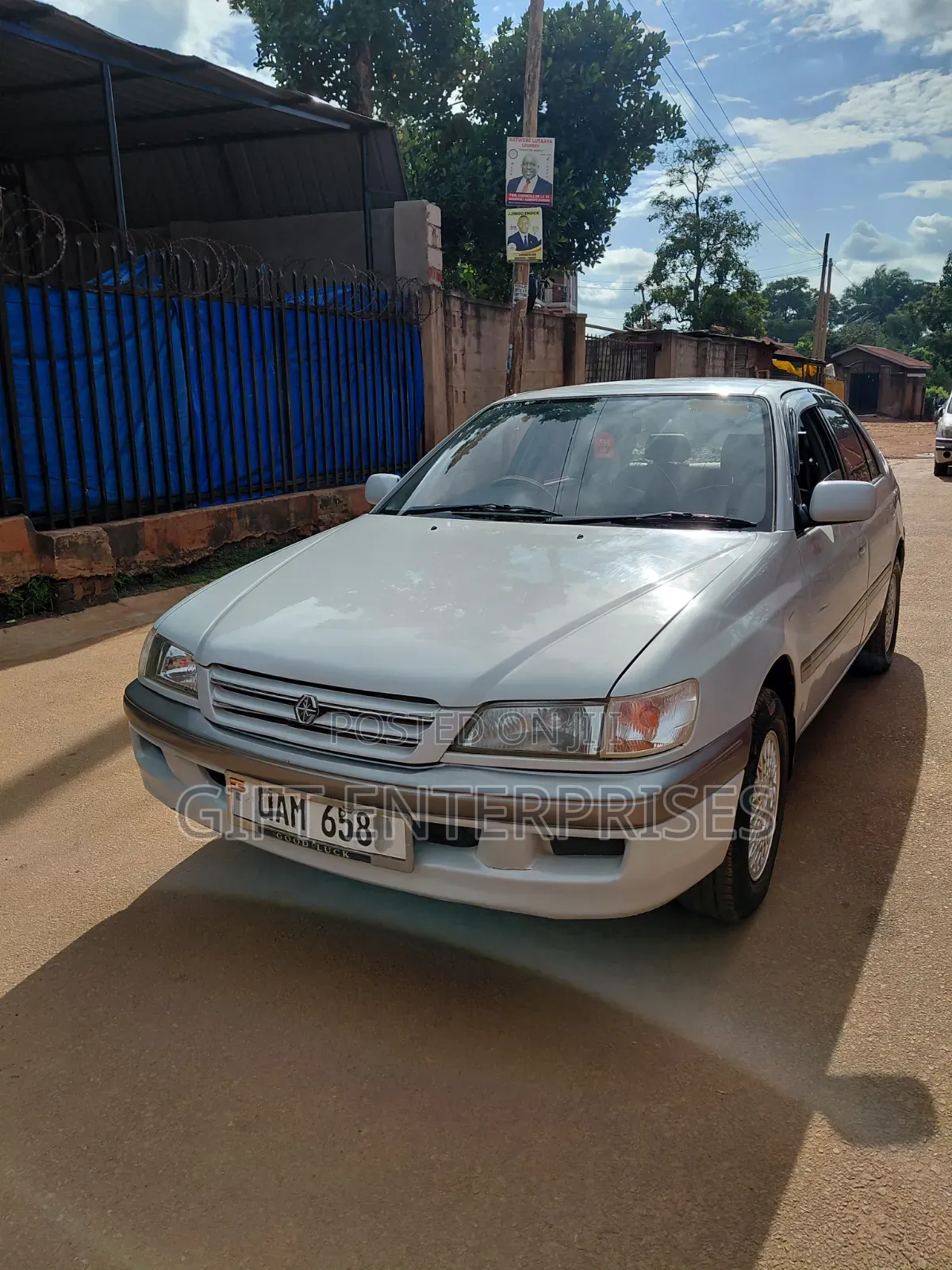 Toyota Corona Premio 2000 Silver